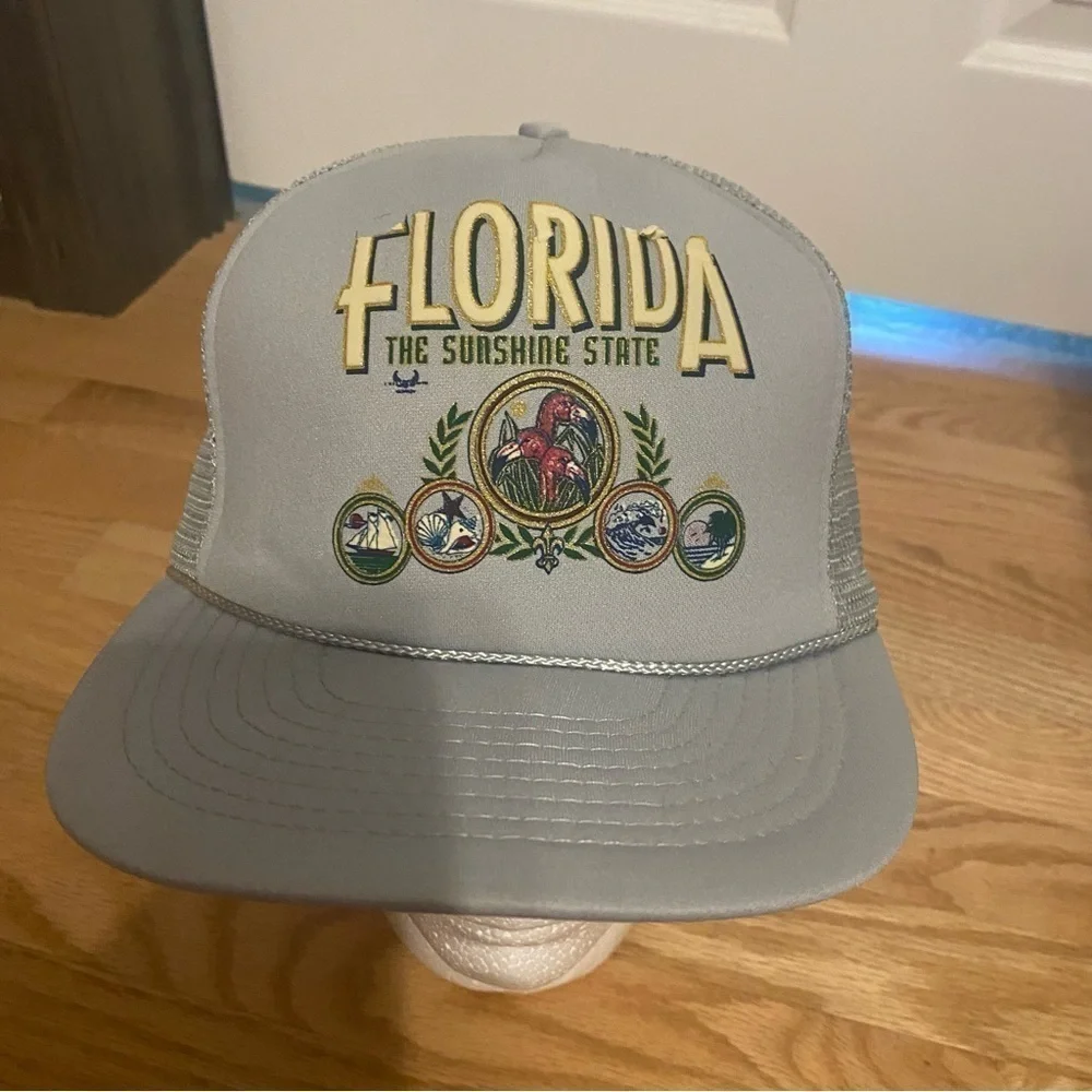 Vintage Florida the Sunshine State Trucker Hat Mesh Back Snap Back Gray Lapel